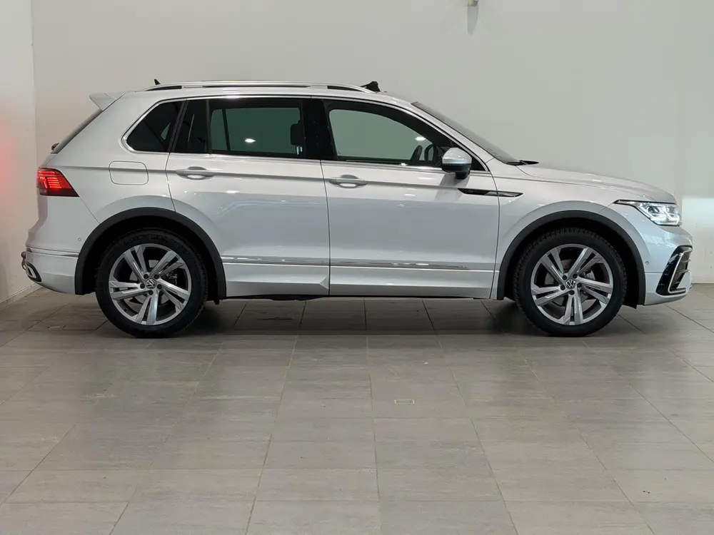 Volkswagen Tiguan 1.5 TSI R-Line | Panoramdak | Trekhaak | D uit 2022, foto 20