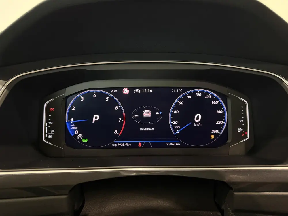 Volkswagen Tiguan 1.5 TSI R-Line | Panoramdak | Trekhaak | D uit 2022, foto 4