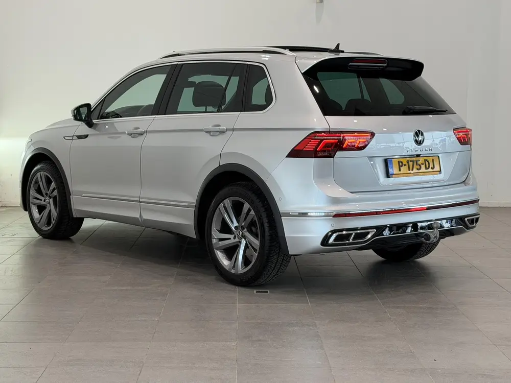 Volkswagen Tiguan 1.5 TSI R-Line | Panoramdak | Trekhaak | D uit 2022, foto 6