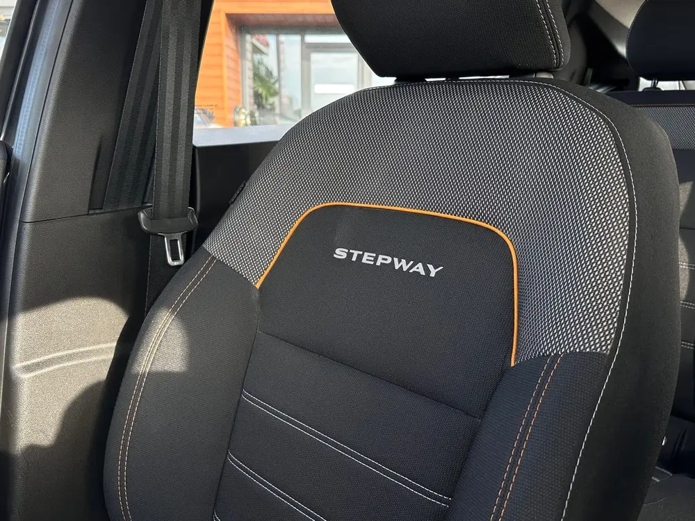 Dacia Sandero 1.0 TCe 100 Bi-Fuel Comfort uit 2021, foto 19