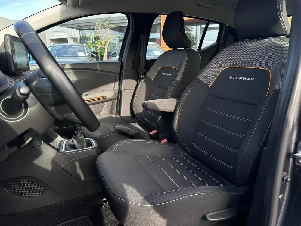 Dacia Sandero 1.0 TCe 100 Bi-Fuel Comfort uit 2021, foto 20