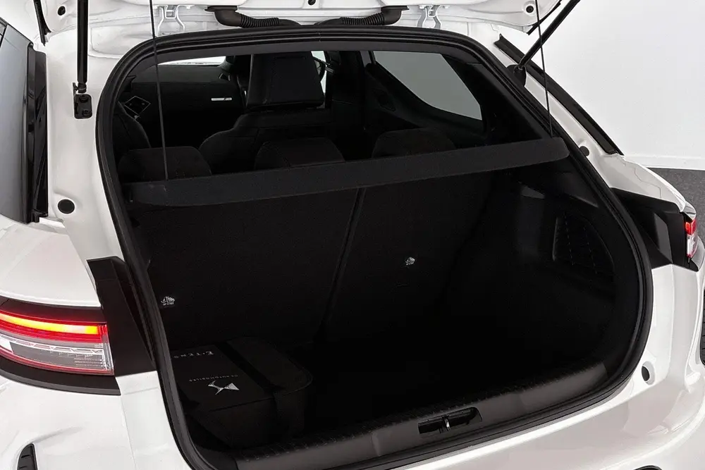 DS Automobiles DS 3 Crossback DS 3 Crossback E-Tense Performance Line+ 5 uit 2022, foto 10