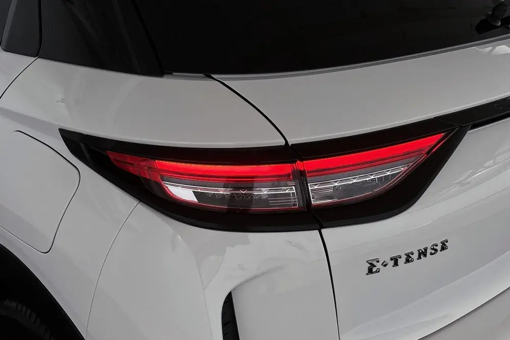 DS Automobiles DS 3 Crossback DS 3 Crossback E-Tense Performance Line+ 5 uit 2022, foto 19