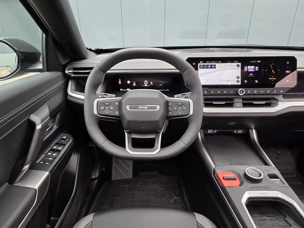 Jeep Compass 1.2 e-Hybrid First Edition uit 2026, foto 4