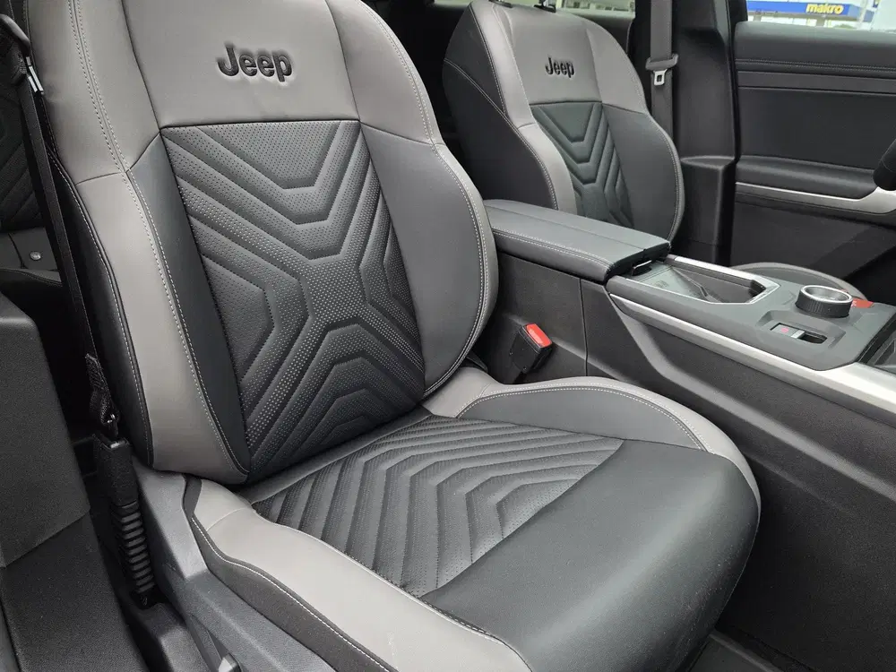 Jeep Compass 1.2 e-Hybrid First Edition uit 2026, foto 6