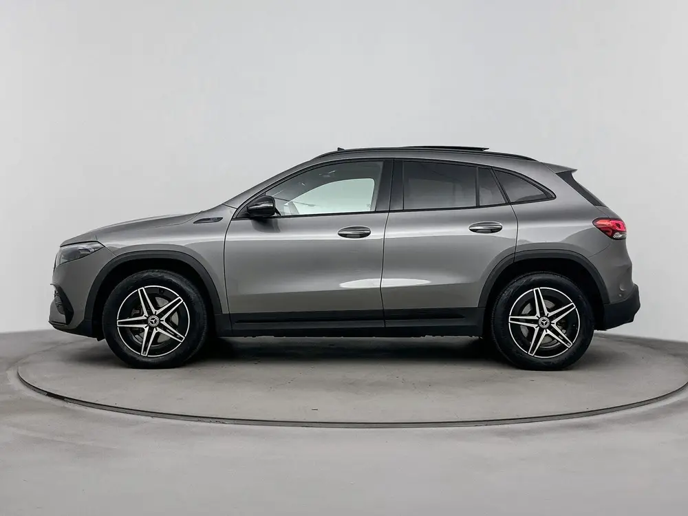 Mercedes-Benz EQA 250 AMG Line 67 kWh uit 2021, foto 2