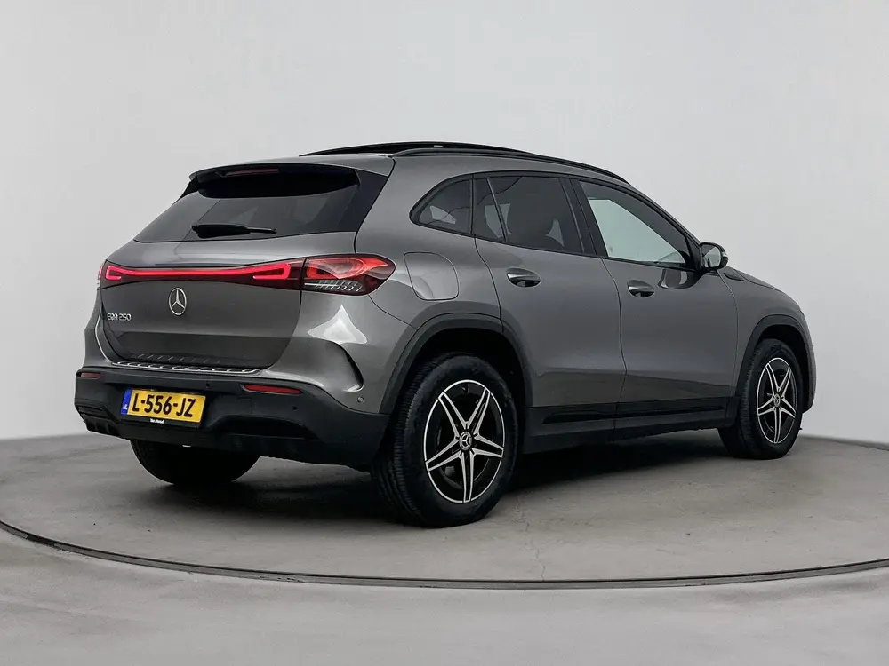 Mercedes-Benz EQA 250 AMG Line 67 kWh uit 2021, foto 4