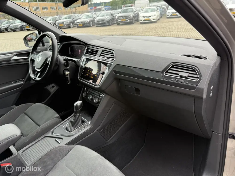 Volkswagen Tiguan 1.5 TSI ACT R-Line PANORAMADAK | AUTOMAAT uit 2020, foto 13