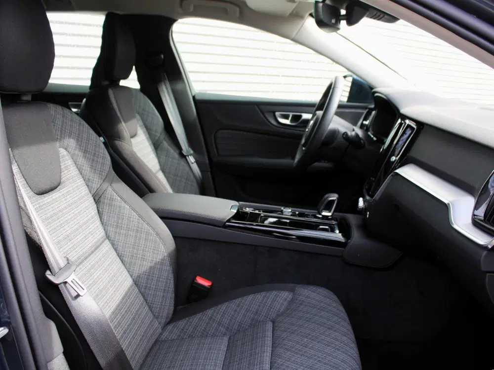 Volvo V60 2.0 T6 Plug-in hybrid AWD Core Business Ed uit 2026, foto 15