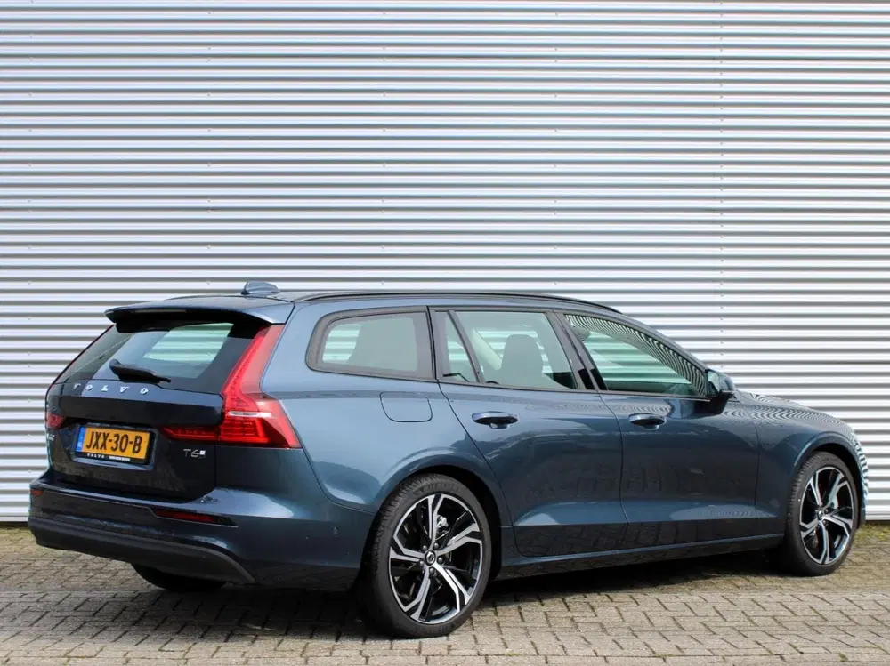 Volvo V60 2.0 T6 Plug-in hybrid AWD Core Business Ed uit 2026, foto 2