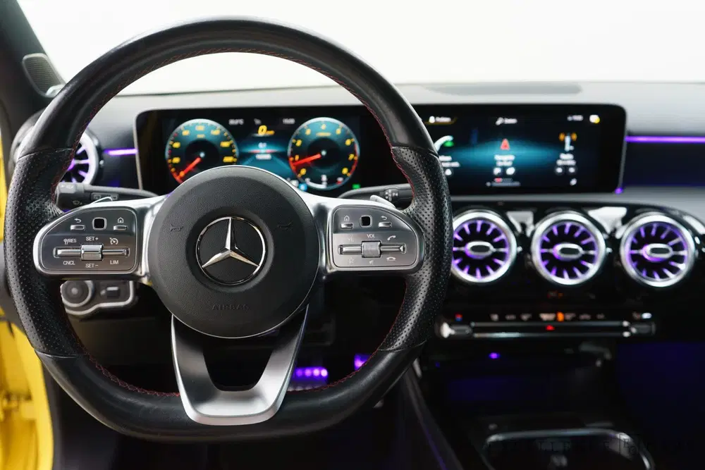 Mercedes-Benz A-Klasse 250 Sport Launch Edition AMG Styling uit 2019, foto 9