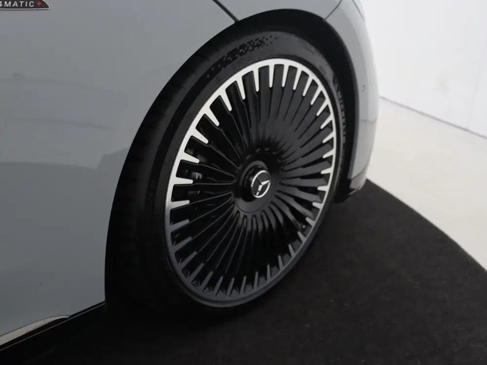 Mercedes-Benz EQE AMG 53 4MATIC+ 90 kWh uit 2024, foto 10