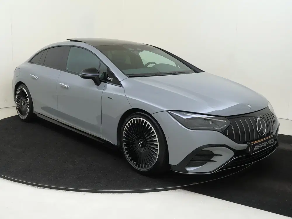 Mercedes-Benz EQE AMG 53 4MATIC+ 90 kWh uit 2024, foto 2