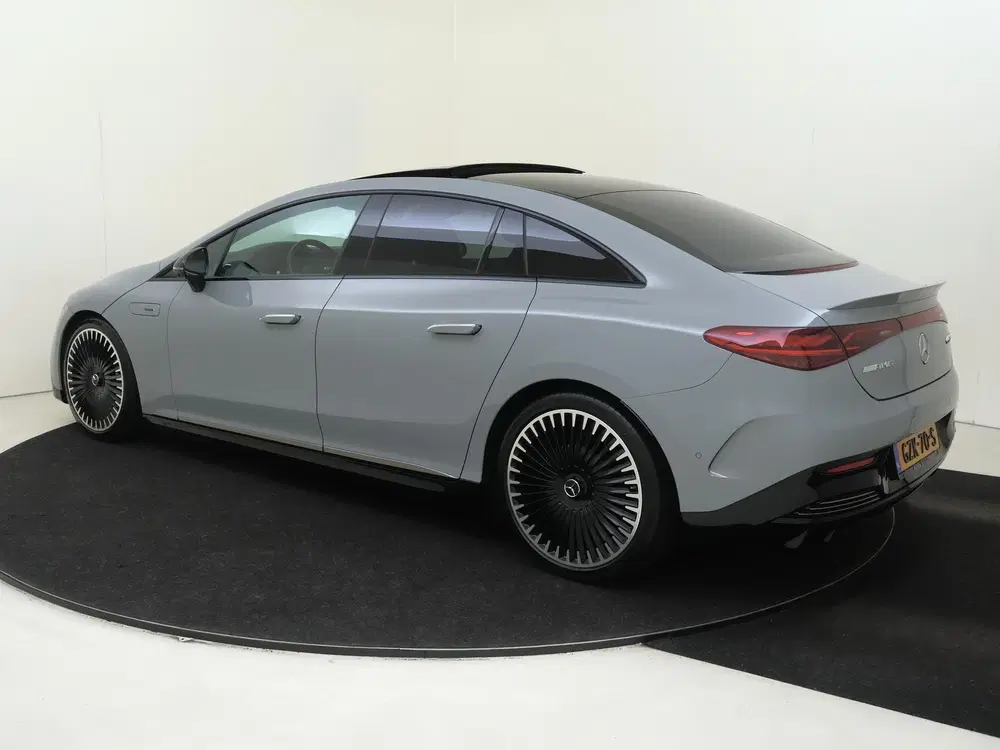 Mercedes-Benz EQE AMG 53 4MATIC+ 90 kWh uit 2024, foto 3
