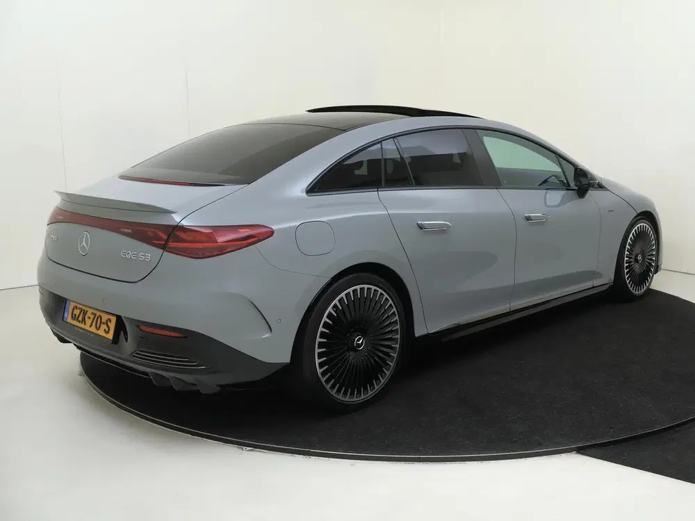 Mercedes-Benz EQE AMG 53 4MATIC+ 90 kWh uit 2024, foto 4