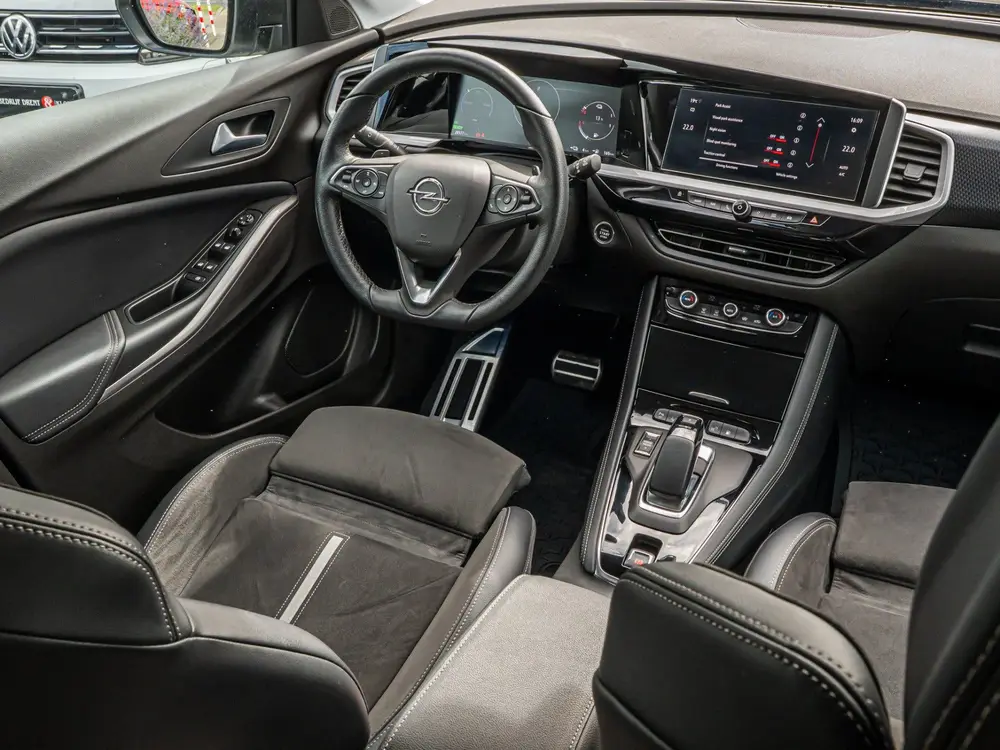 Opel Grandland 1.6 Turbo Plug-In Hybrid 4x4 GSe 19 INCH C uit 2023, foto 2