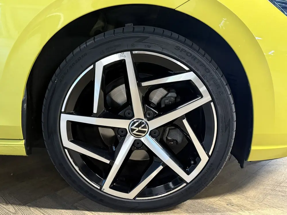 Volkswagen Golf 1.5 TSI Highline|DSG|IQLIGHT|KEYLESS|CAM uit 2020, foto 6