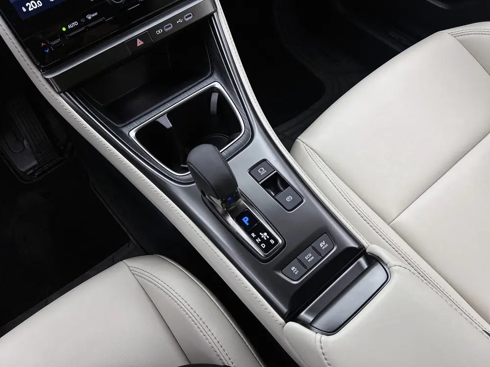 Lexus LBX Elegant 2WD uit 2024, foto 11
