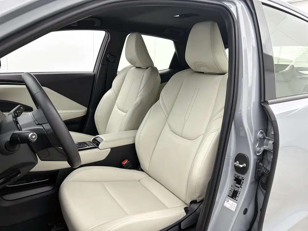 Lexus LBX Elegant 2WD uit 2024, foto 16