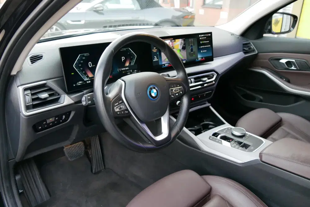 BMW 3-serie 320e.station.sport.leer.facelift.leerorg uit 2023, foto 14