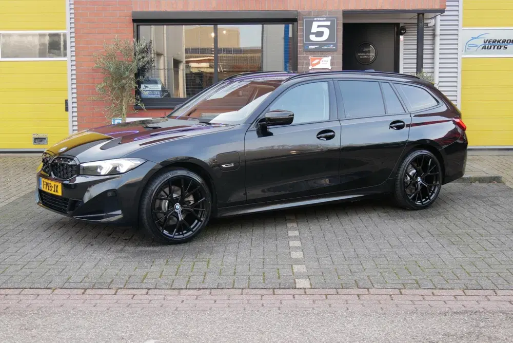 BMW 3-serie 320e.station.sport.leer.facelift.leerorg uit 2023, foto 3