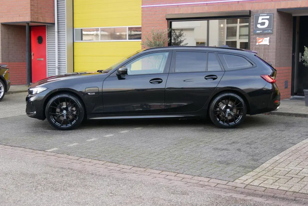 BMW 3-serie 320e.station.sport.leer.facelift.leerorg uit 2023, foto 4