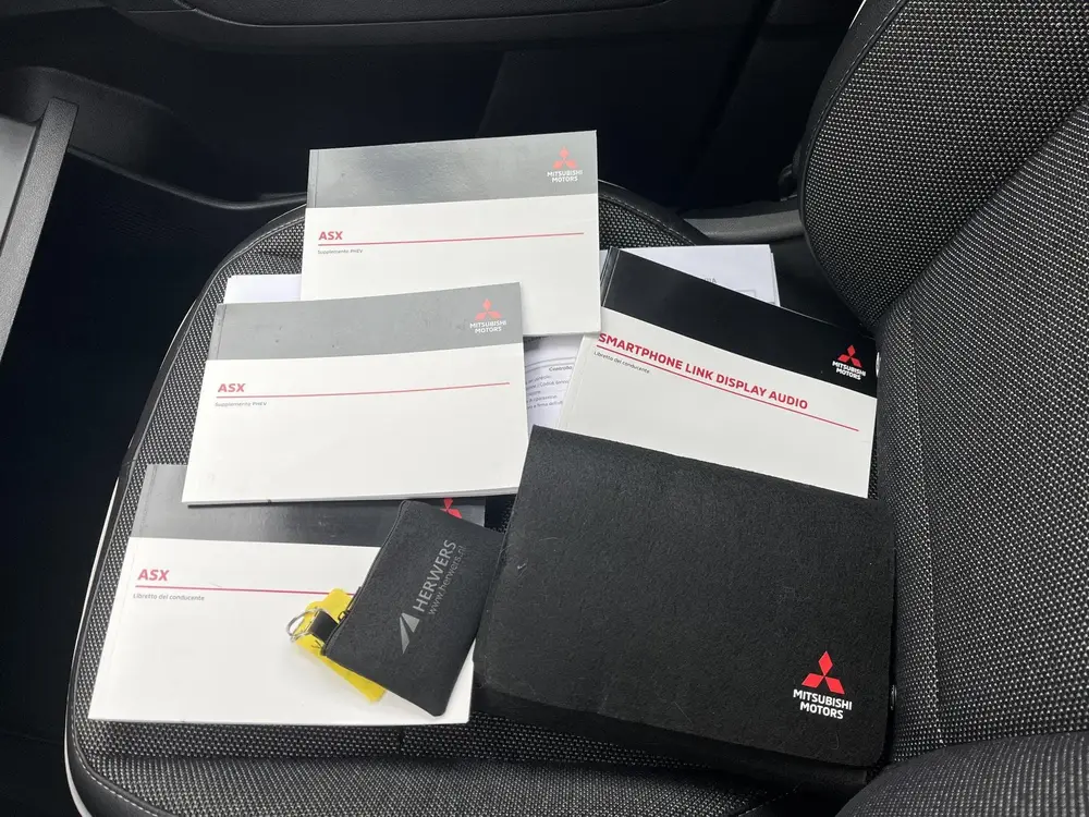 Mitsubishi ASX 1.6 PHEV AT First Edition uit 2024, foto 4