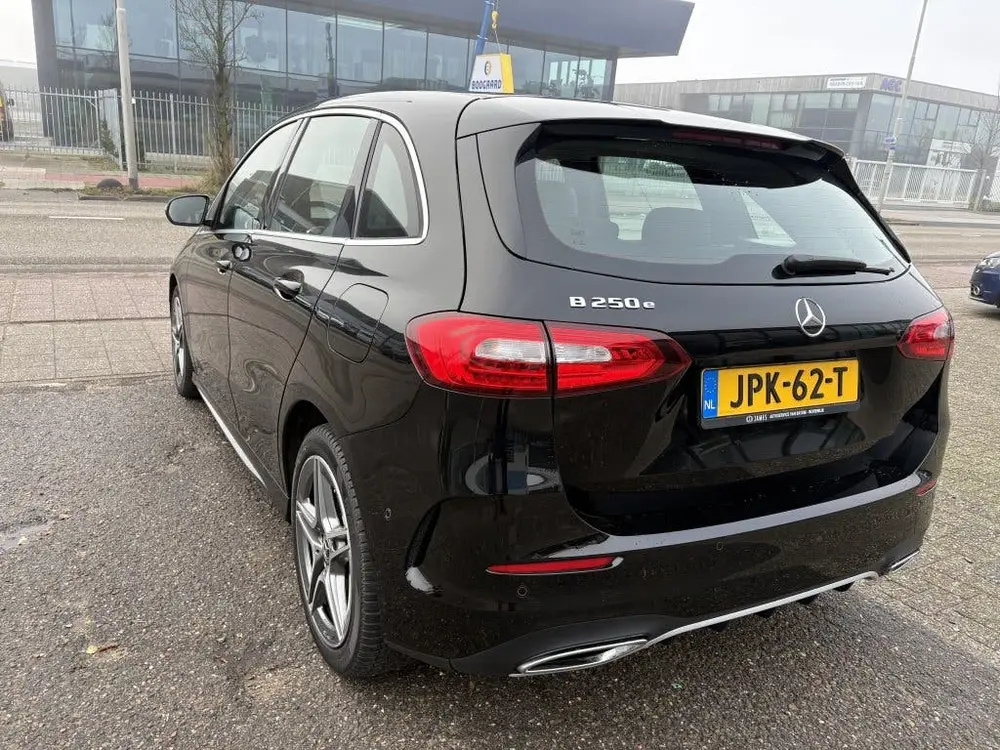 Mercedes-Benz B-Klasse 250 e Business Solution AMG uit 2022, foto 3