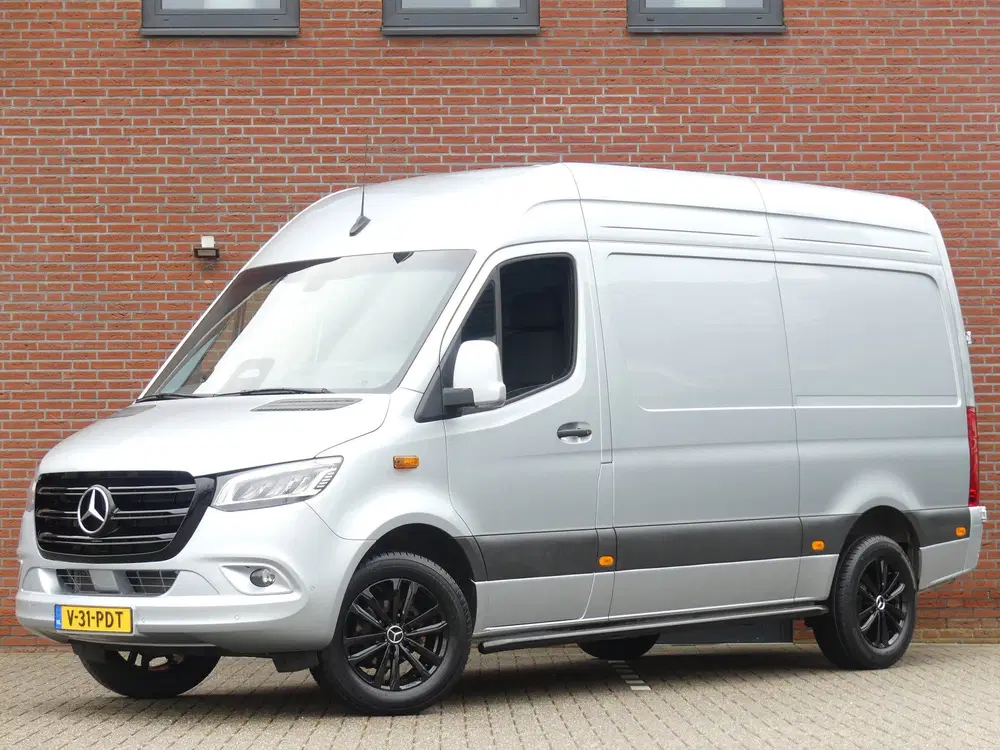 Mercedes-Benz Sprinter 317 CDI L2H2 LED uit 2024