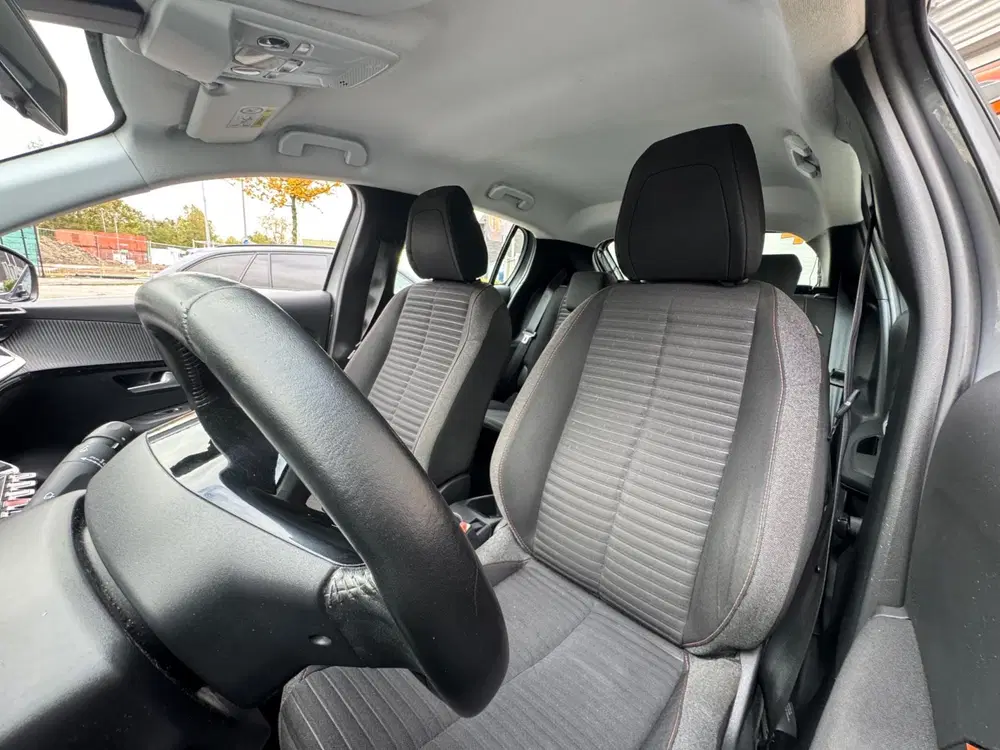 Peugeot 208 1.2 P.Tech Allure CarPlay Navigatie Cruise uit 2020, foto 9