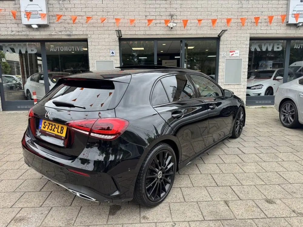 Mercedes-Benz A-Klasse 200d Panoramadak Amg Pakket Matrix Le uit 2019, foto 3