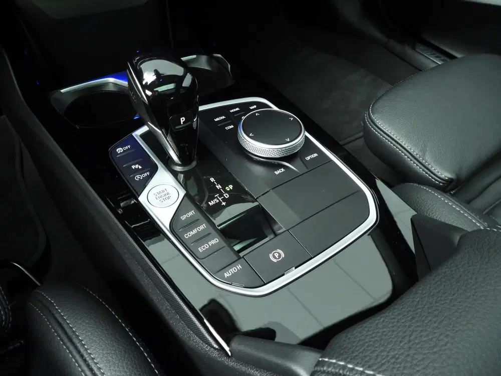 BMW 1-serie 5-deurs 118i uit 2025, foto 15