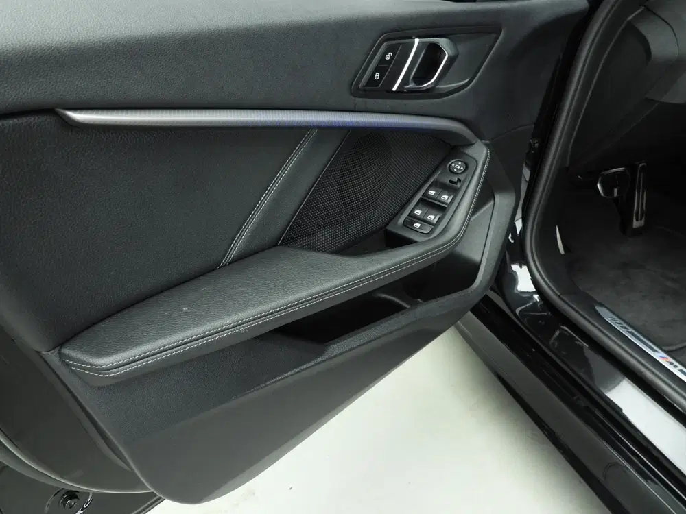 BMW 1-serie 5-deurs 118i uit 2025, foto 18