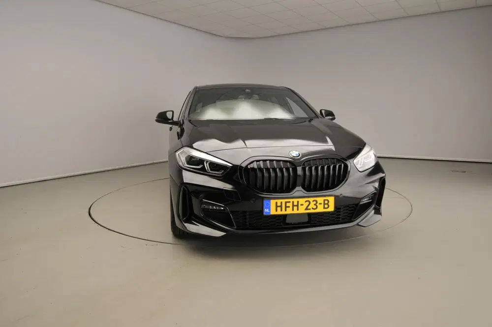BMW 1-serie 5-deurs 118i uit 2025, foto 5