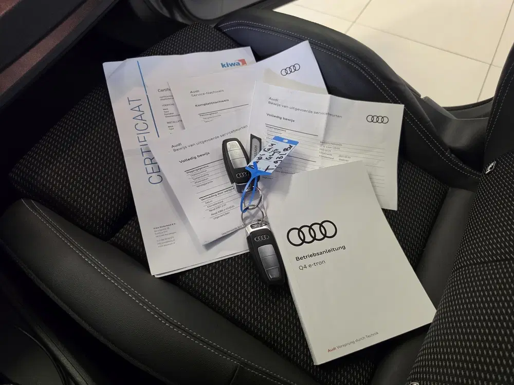 Audi Q4 e-tron 35 S edition 55 kWh uit 2022, foto 18