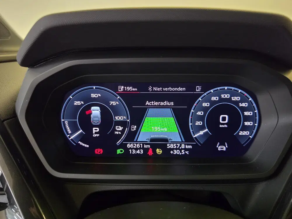 Audi Q4 e-tron 35 S edition 55 kWh uit 2022, foto 4