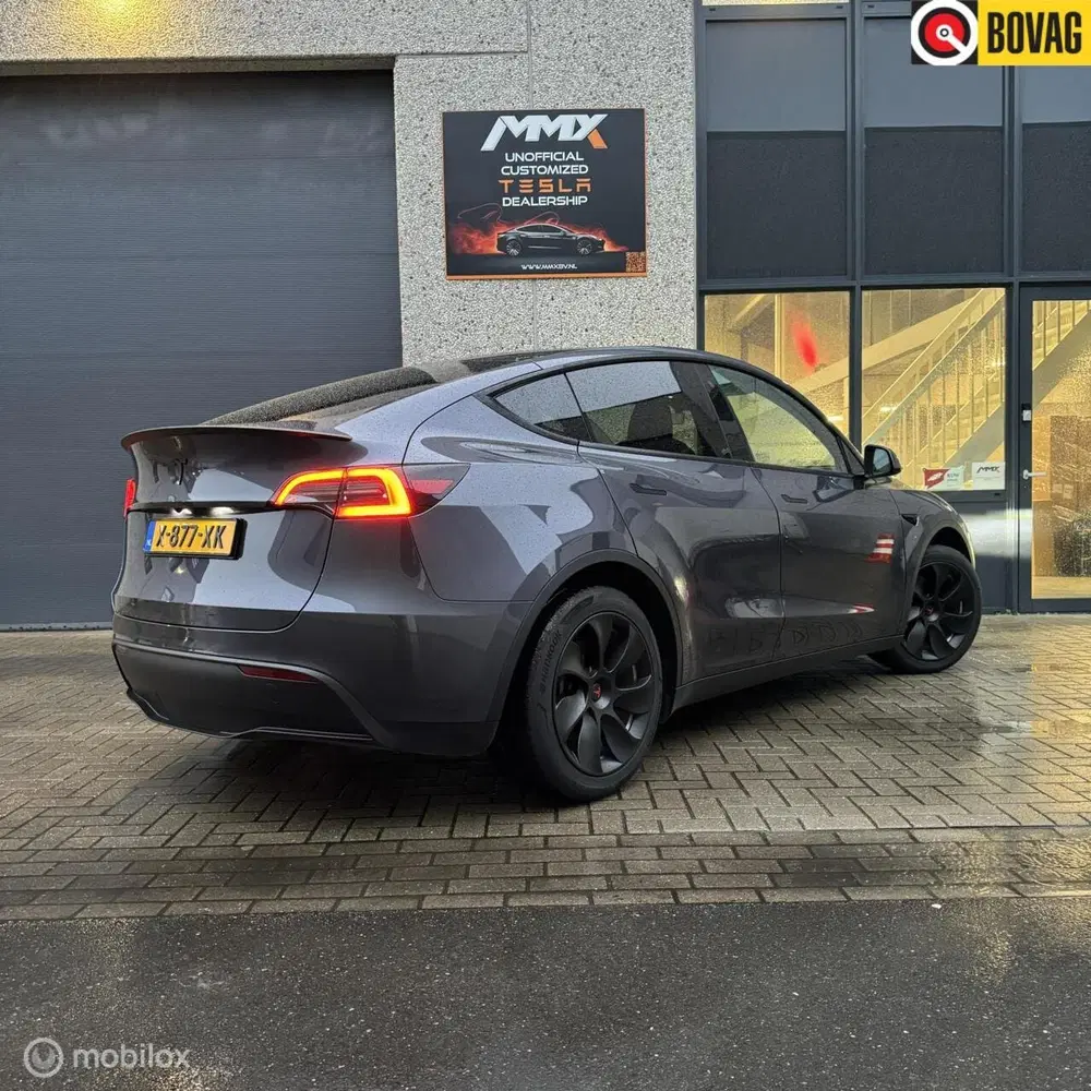 Tesla Model Y + MMX PACK + IAP + TREKHAAK uit 2023