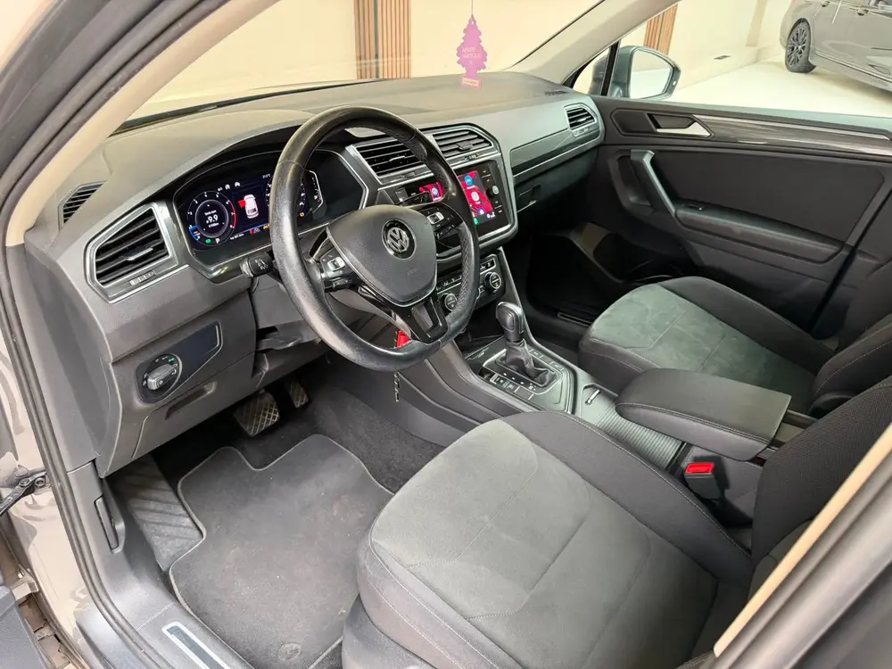 Volkswagen Tiguan 1.5 TSI ACT Highline Business R 360 Camera uit 2020, foto 13