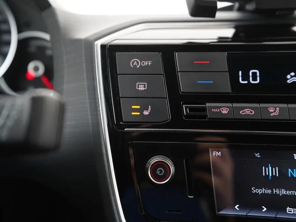 Volkswagen Up! 1.0 BMT Cross up! | Stoelverwarming | Lichtme uit 2019, foto 13