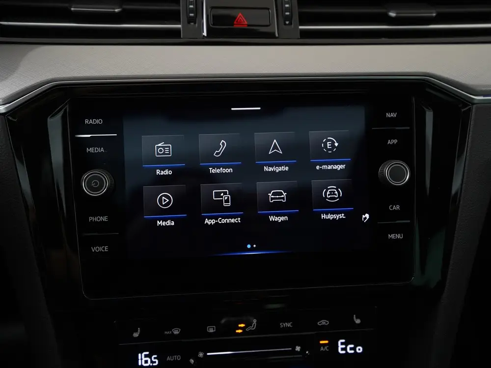 Volkswagen Passat Variant 1.4 TSI PHEV GTE | Panoramadak | A uit 2022, foto 19
