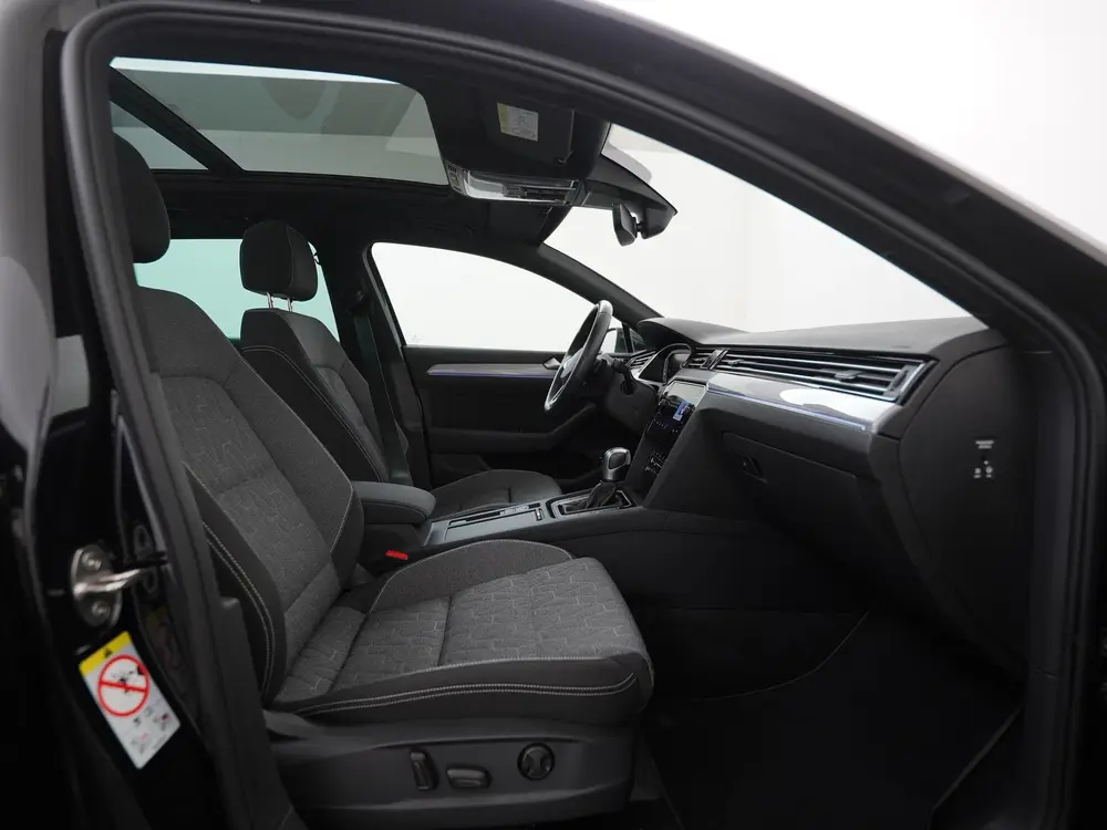 Volkswagen Passat Variant 1.4 TSI PHEV GTE | Panoramadak | A uit 2022, foto 3