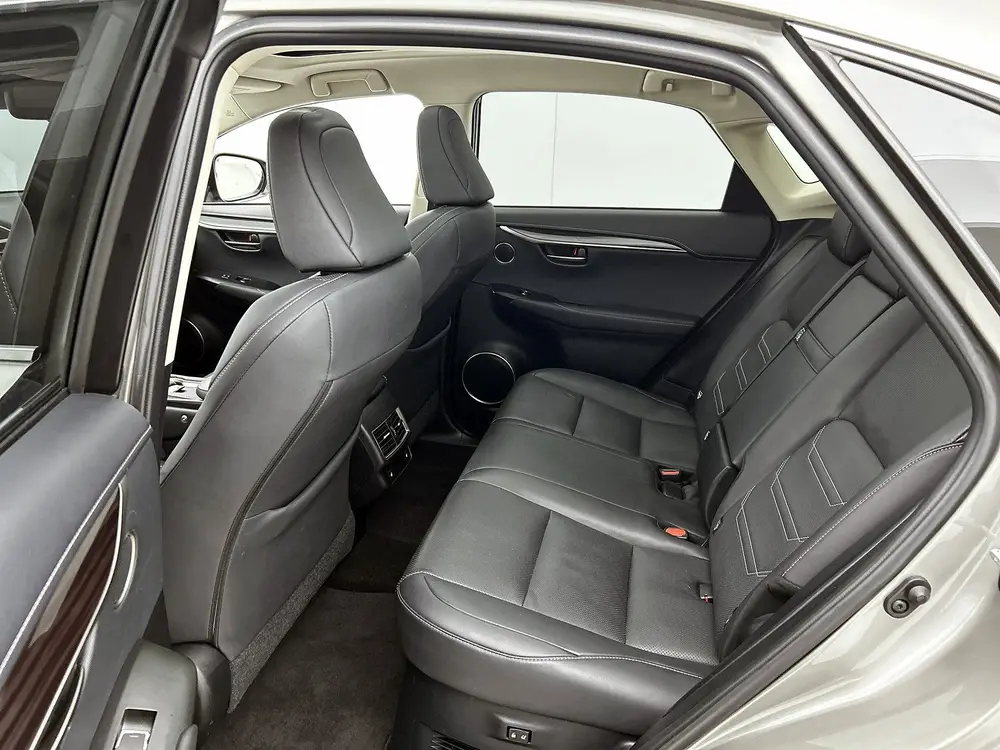 Lexus NX 300h AWD Executive Line | President Pack | Mark Lev uit 2021, foto 19
