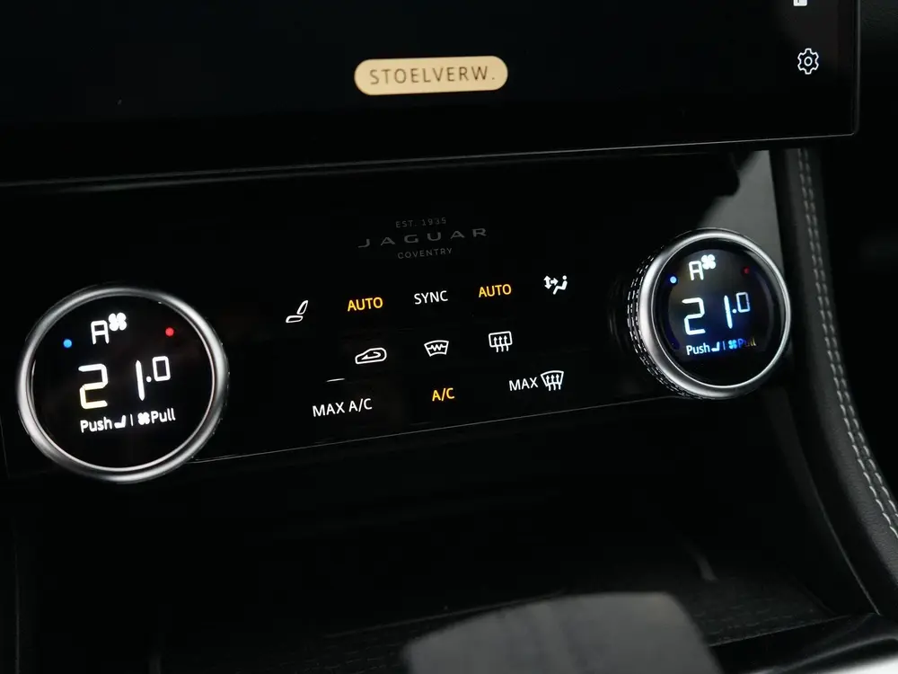 Jaguar F-Pace 2.0 P400e PHEV R-Dynamic Black uit 2023, foto 15