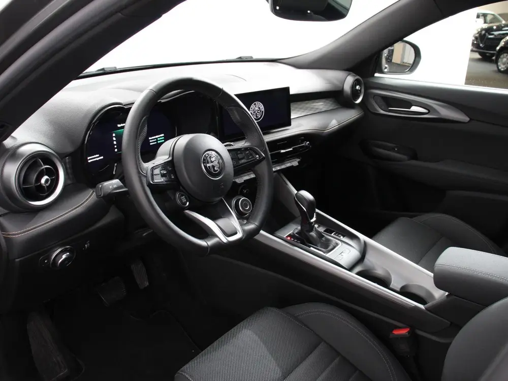 Alfa Romeo Tonale 1.3T PHEV Ti Automaat 280 PK Climate contr uit 2024, foto 2