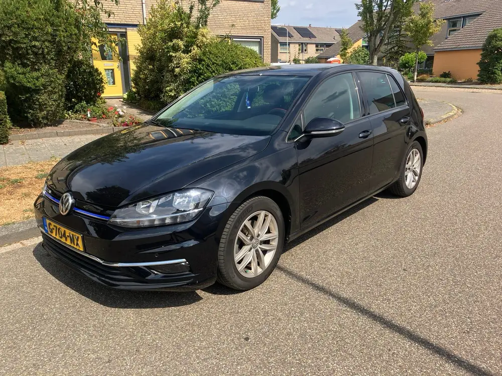 Volkswagen Golf VII NAP(foto)Volkswagen Golf 1.5 TSI 130pk Bluemotion 2019 Zwart uit 2019