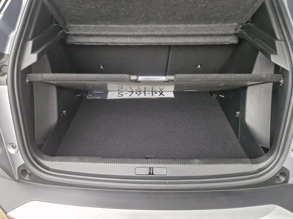 Peugeot 2008 1.2 PureTech Allure Pack Luxe uitvoering uit 2023, foto 11