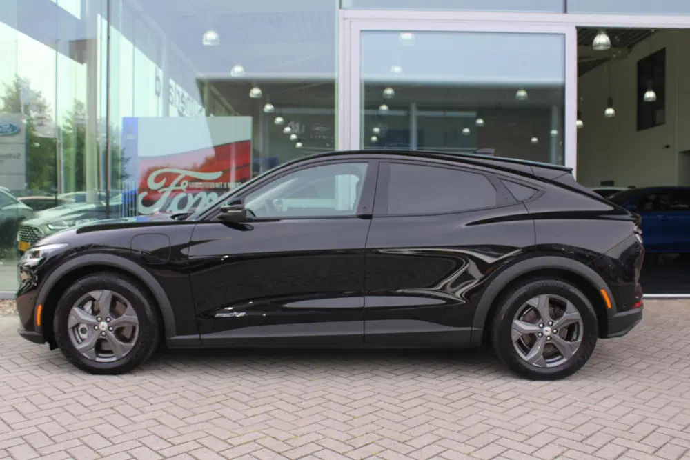 Ford Mustang Mach-E RWD 75 kWh uit 2022, foto 3