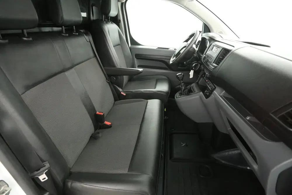 Peugeot Expert BlueHDI L3H1 uit 2020, foto 10