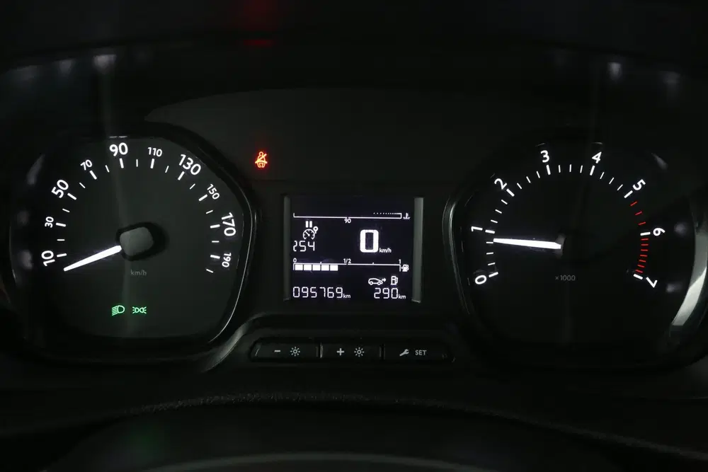 Peugeot Expert BlueHDI L3H1 uit 2020, foto 12