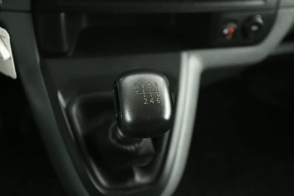 Peugeot Expert BlueHDI L3H1 uit 2020, foto 20